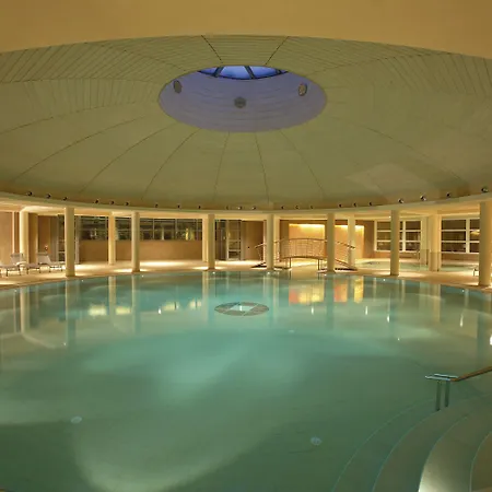 מלון Caesius Thermae & 4*