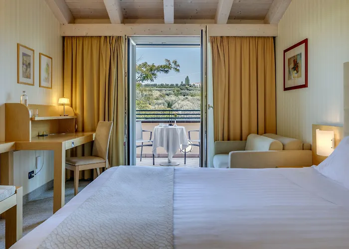 מלון Caesius Thermae & 4*